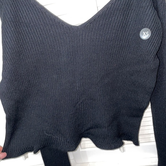 Pac Sun LA HEARTS black flare top v neck long sleeve - Picture 3 of 4
